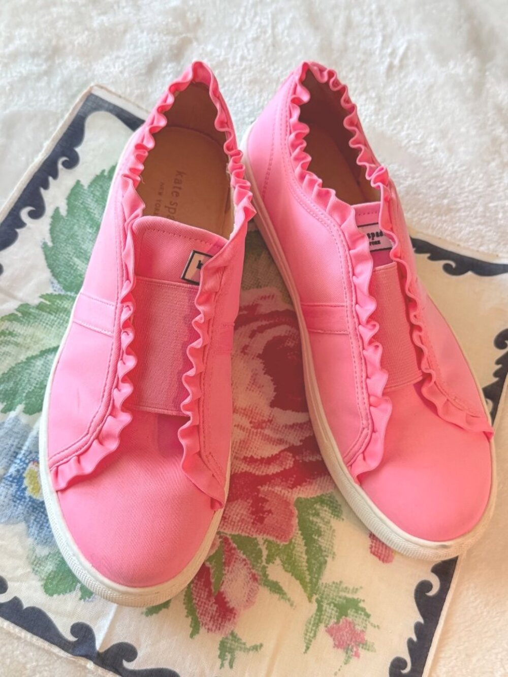 size 7 1/2 neon bright pink Kate Spade "Lance" slip on sneakers ruffle trim 7.5